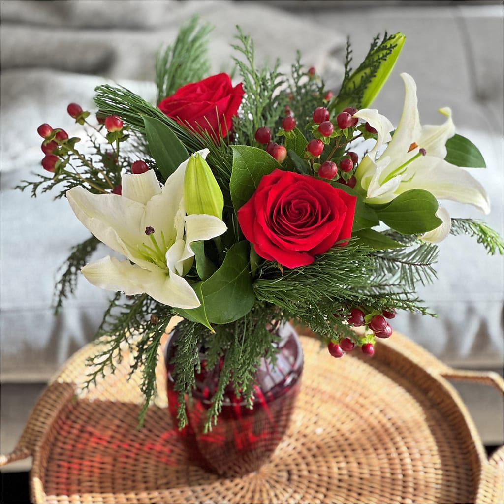 Evergreen Delight Bouquet – The Owls Nest Florist, Clover SC