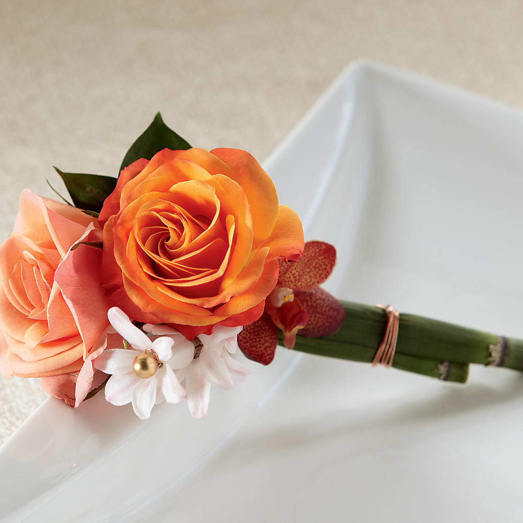 Sunset Dream Boutonniere – The Owls Nest Florist, Clover SC