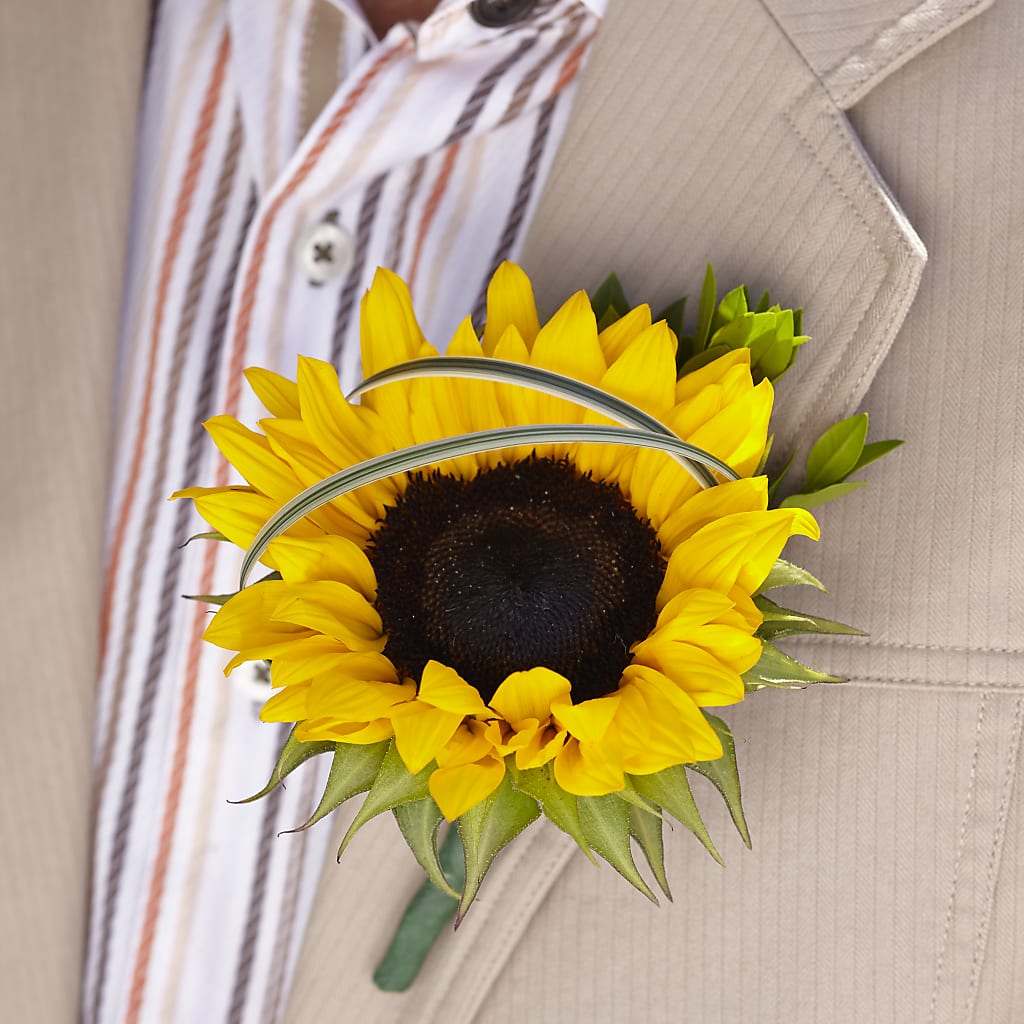Free Spirit Boutonniere – The Owls Nest Florist, Clover SC