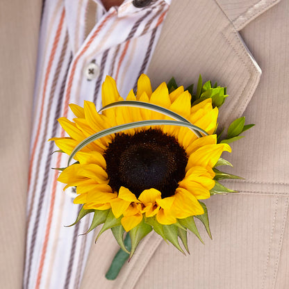 Free Spirit Boutonniere –  The Owls Nest Florist, Clover SC